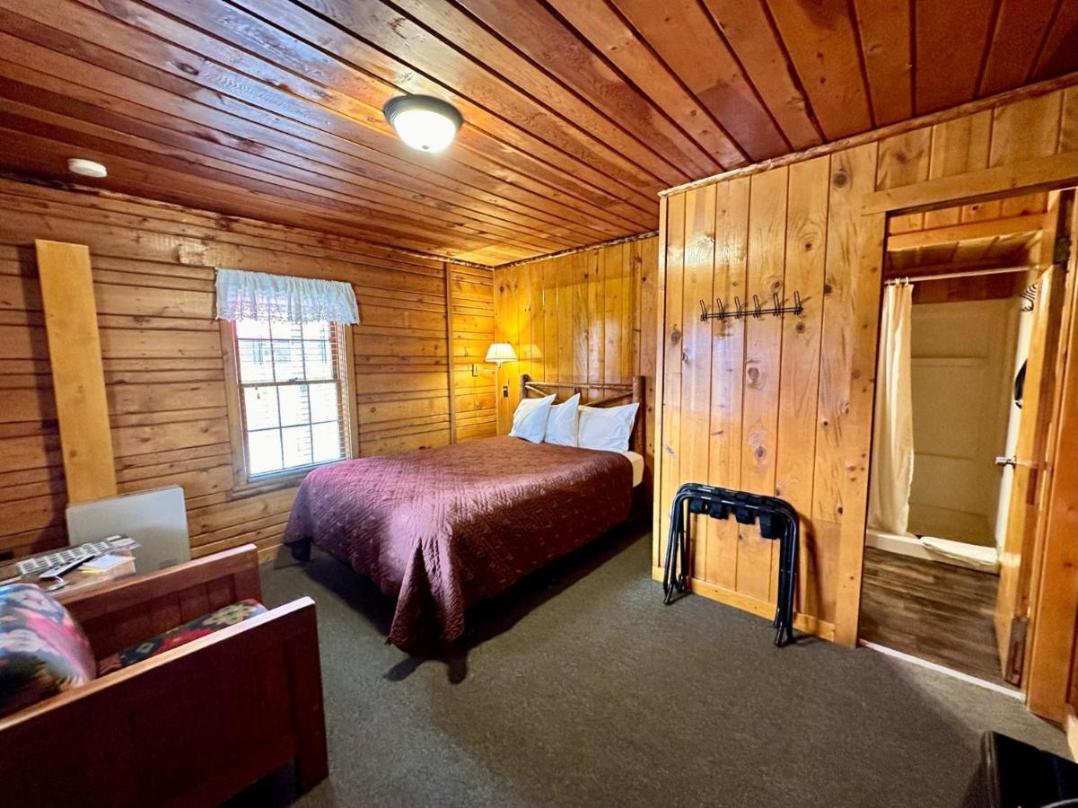 Yellowstone Cabins And Rv West Yellowstone Buitenkant foto