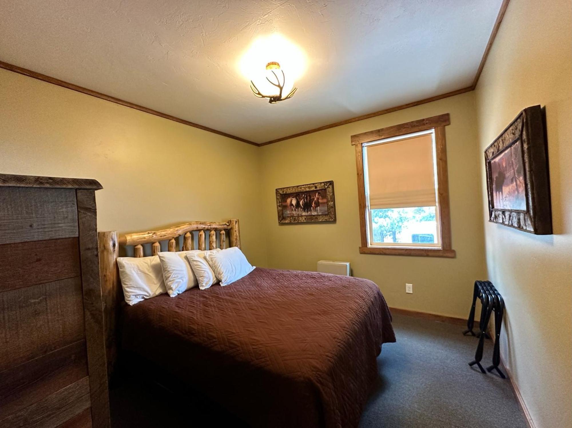 Yellowstone Cabins And Rv West Yellowstone Buitenkant foto