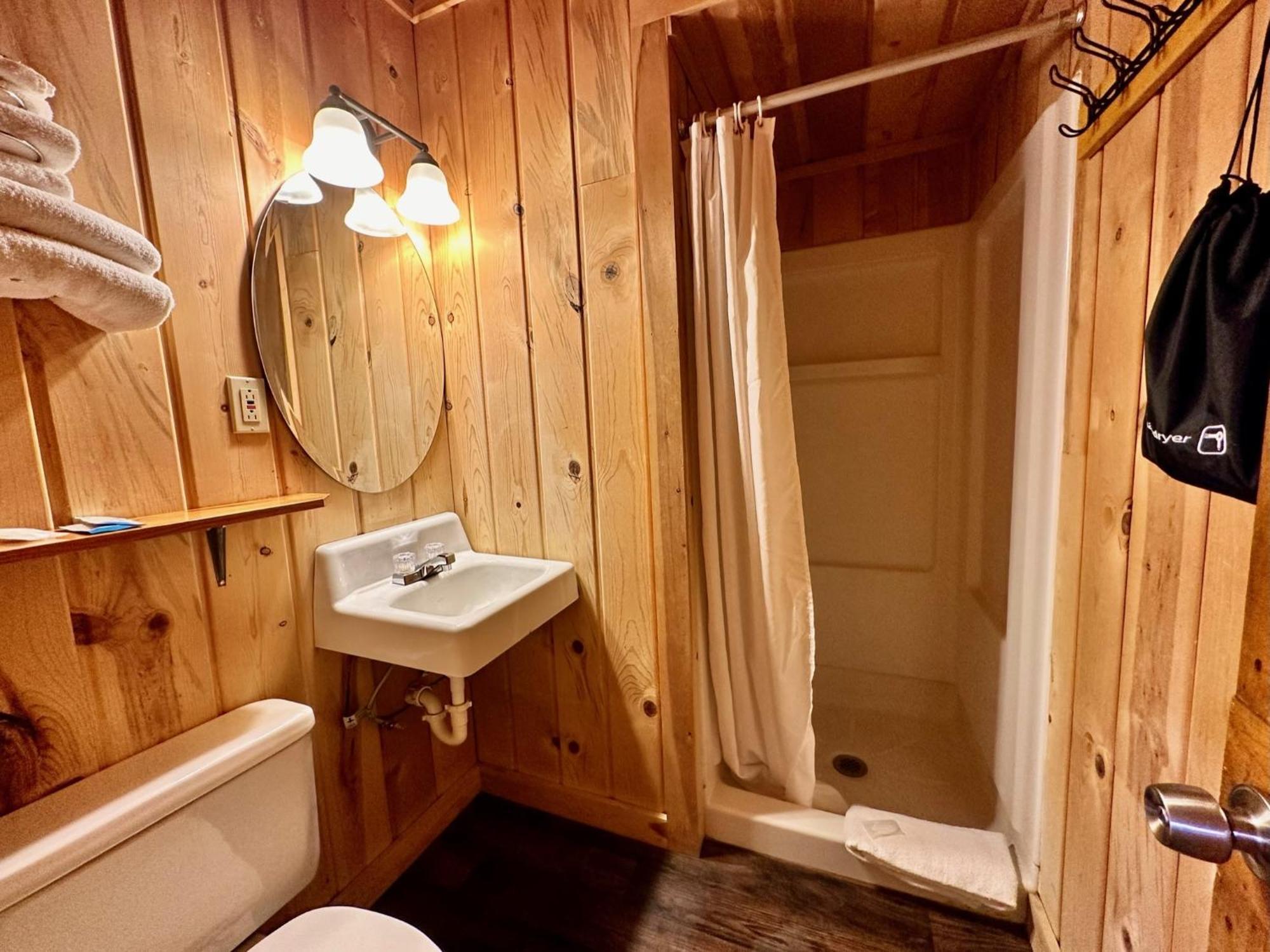 Yellowstone Cabins And Rv West Yellowstone Buitenkant foto